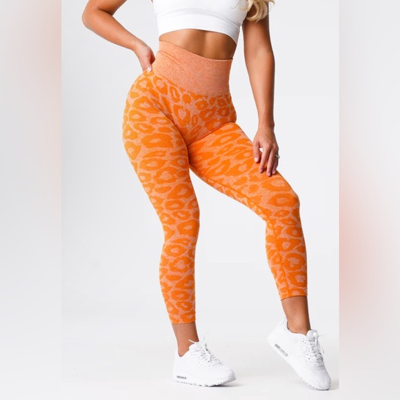 NVGTN Burnt Orange Camo Seamless Leggings - Picture 2 of 4